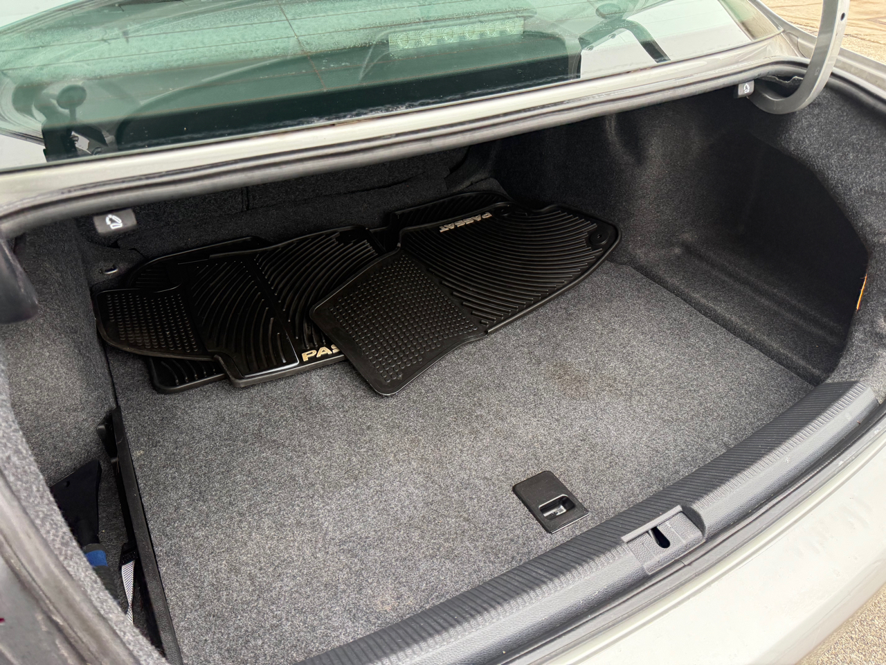 Volkswagen Passat 2.5L SE AT 2012