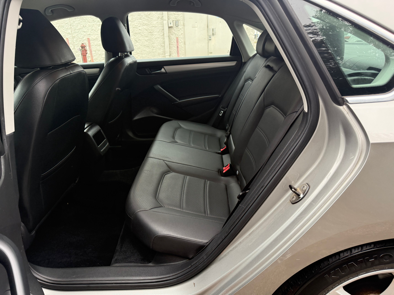 Volkswagen Passat 2.5L SE AT 2012