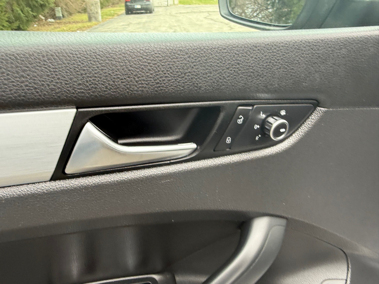 Volkswagen Passat 2.5L SE AT 2012