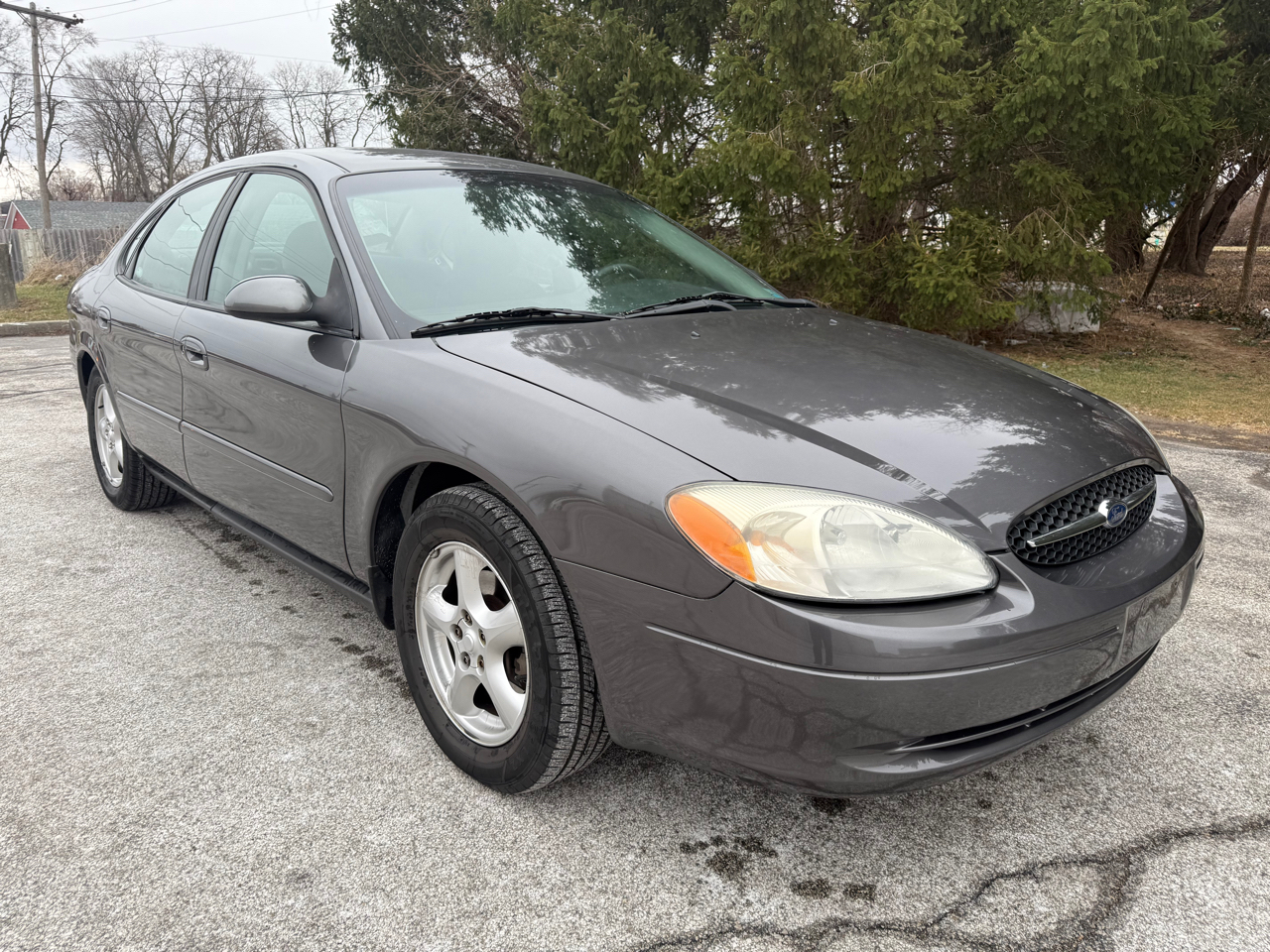 Ford Taurus SE Standard 2002