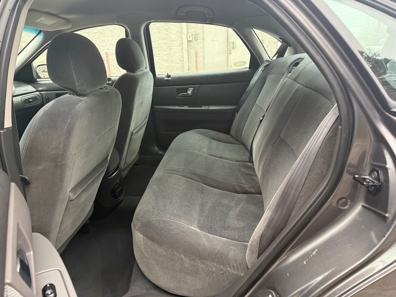 Ford Taurus SE Standard 2002