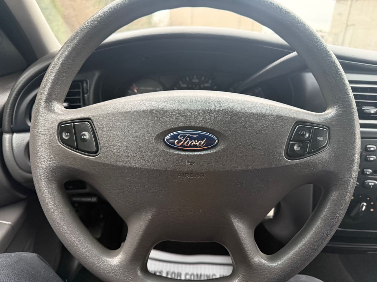 Ford Taurus SE Standard 2002