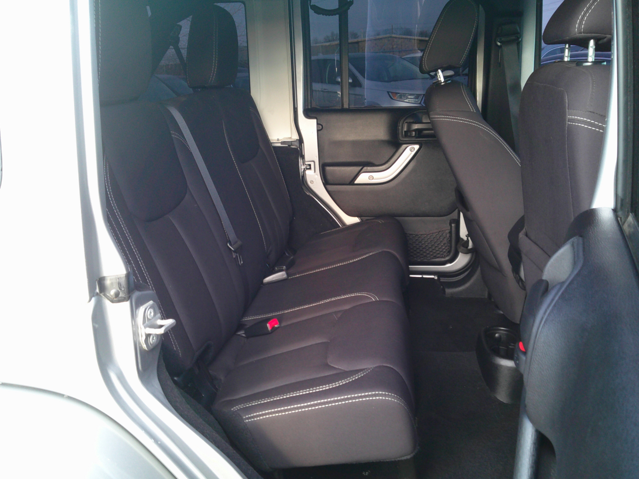 Jeep Wrangler Unlimited Sahara 4WD 2014