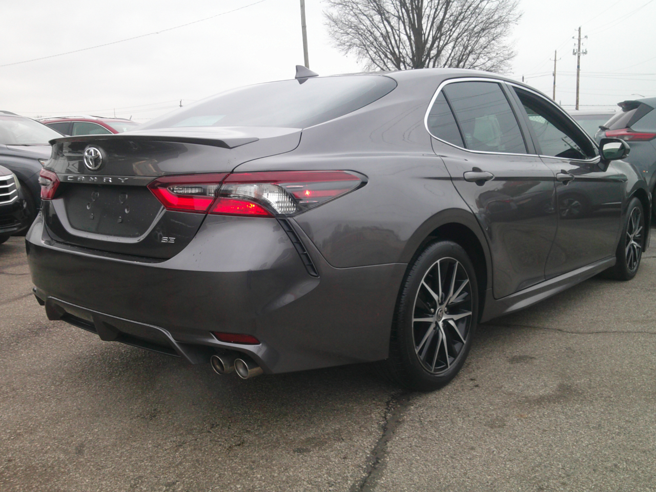 Toyota Camry SE 2023