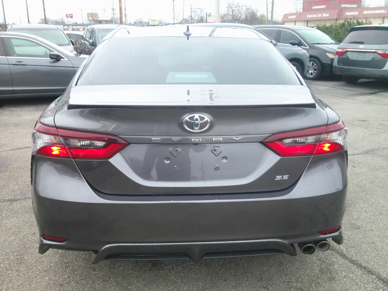 Toyota Camry SE 2023