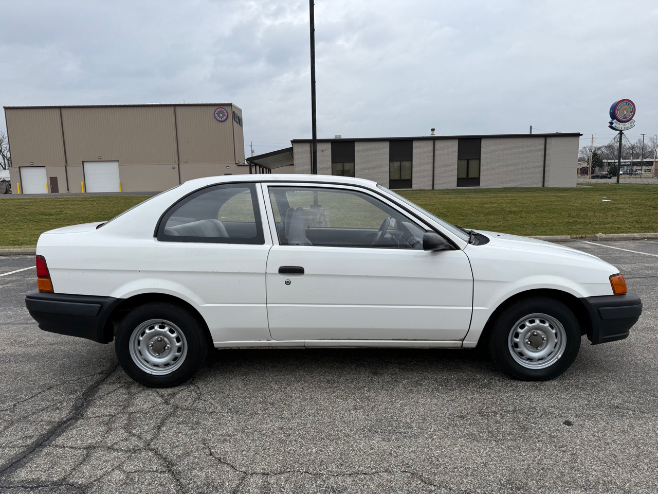 Toyota Tercel 2-Door sedan 1996