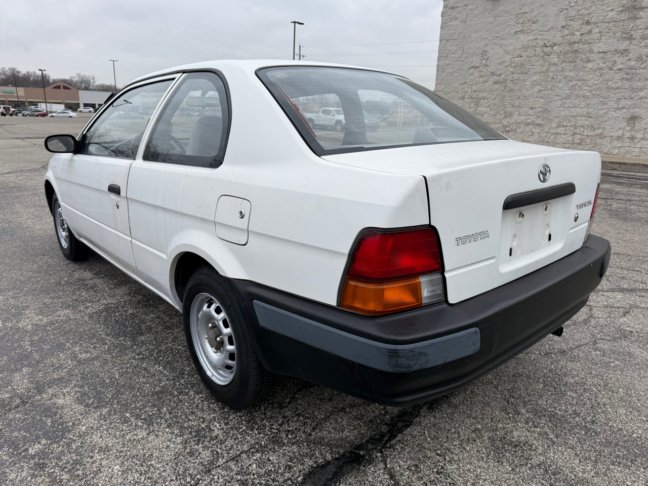 Toyota Tercel 2-Door sedan 1996