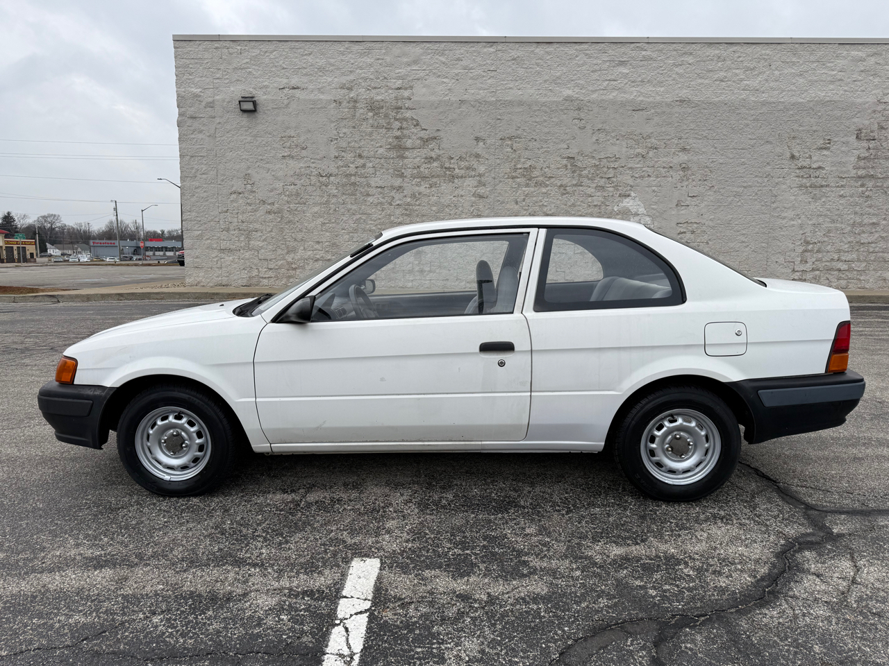 Toyota Tercel 2-Door sedan 1996
