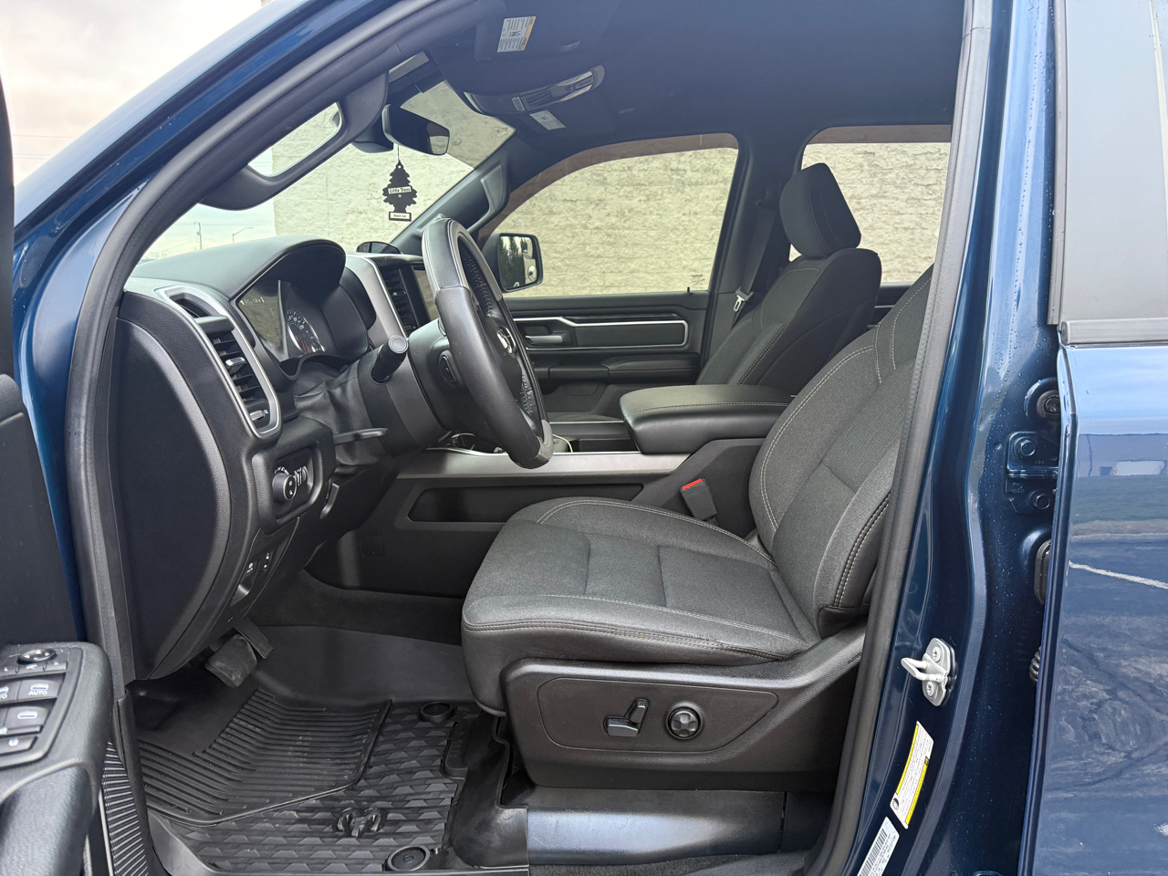 RAM 1500 Big Horn Crew Cab LWB 4WD 2019
