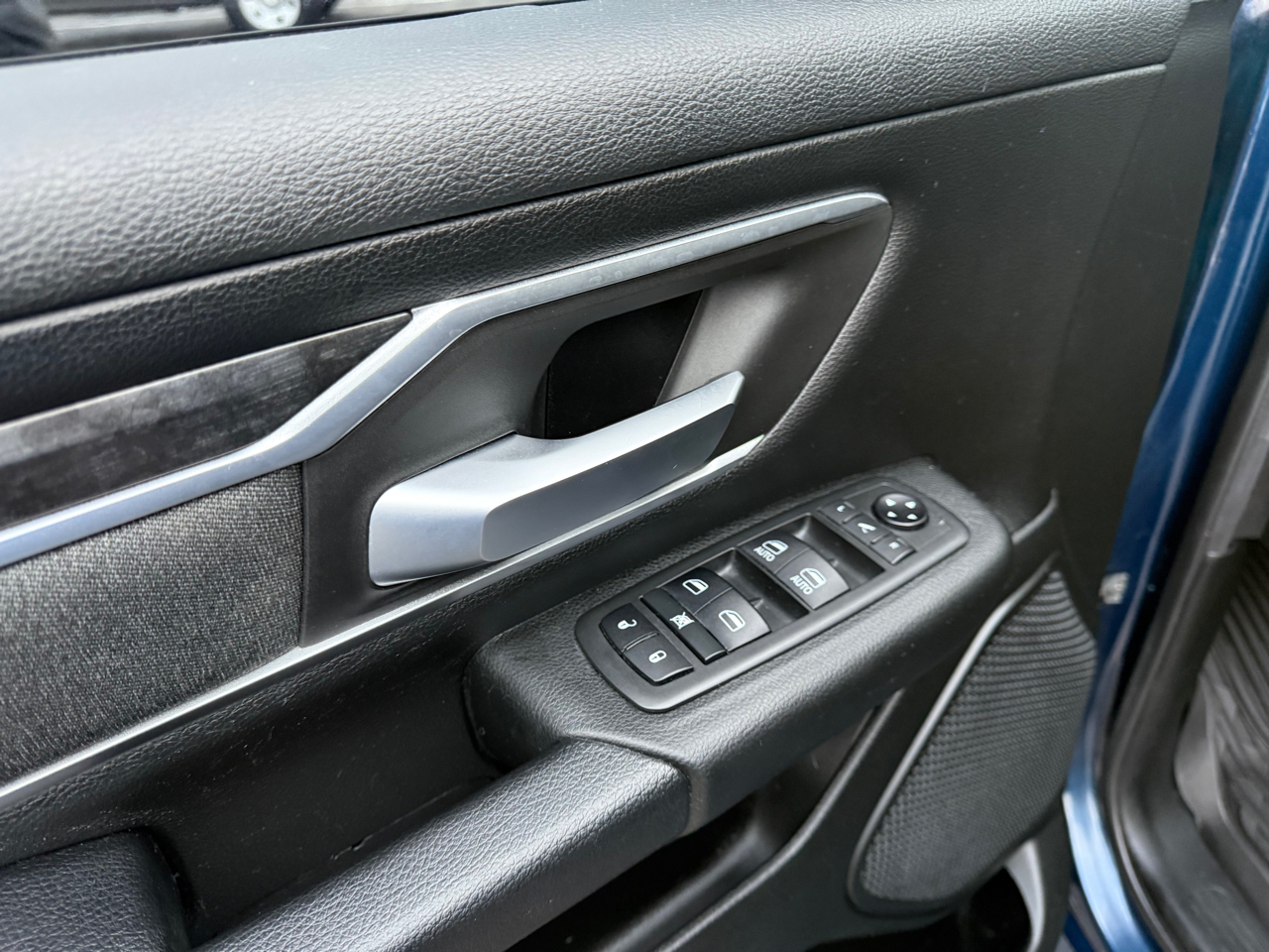 RAM 1500 Big Horn Crew Cab LWB 4WD 2019