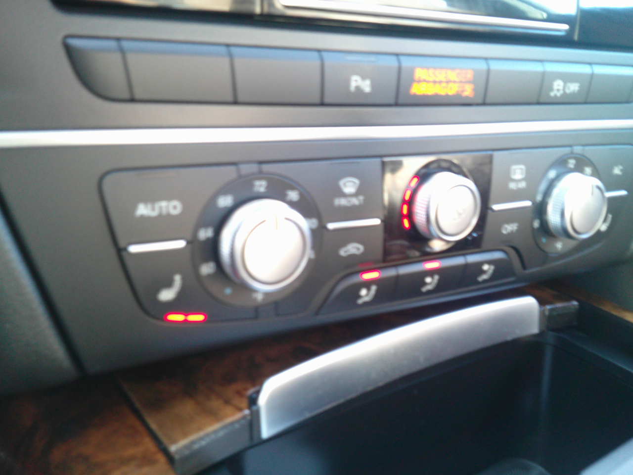 Audi A6 2.0T Premium Sedan FrontTrak Multitronic 2013