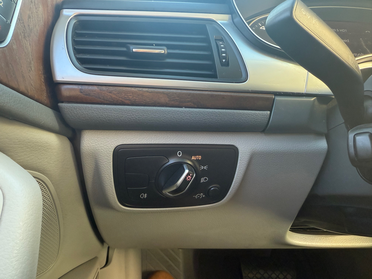 Audi A6 2.0T Premium Plus 2015