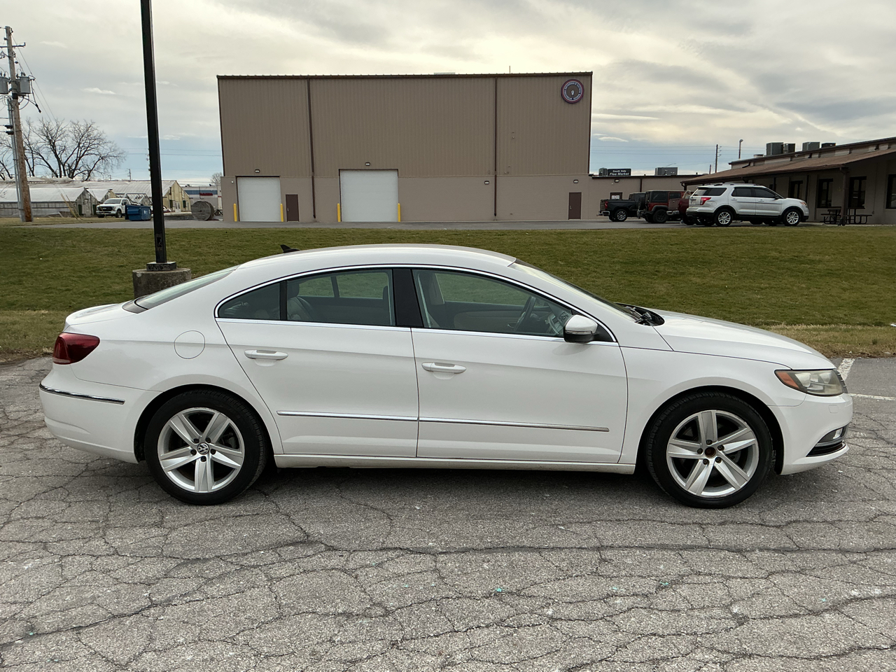 Volkswagen CC Sport w/Lighting Package 2013