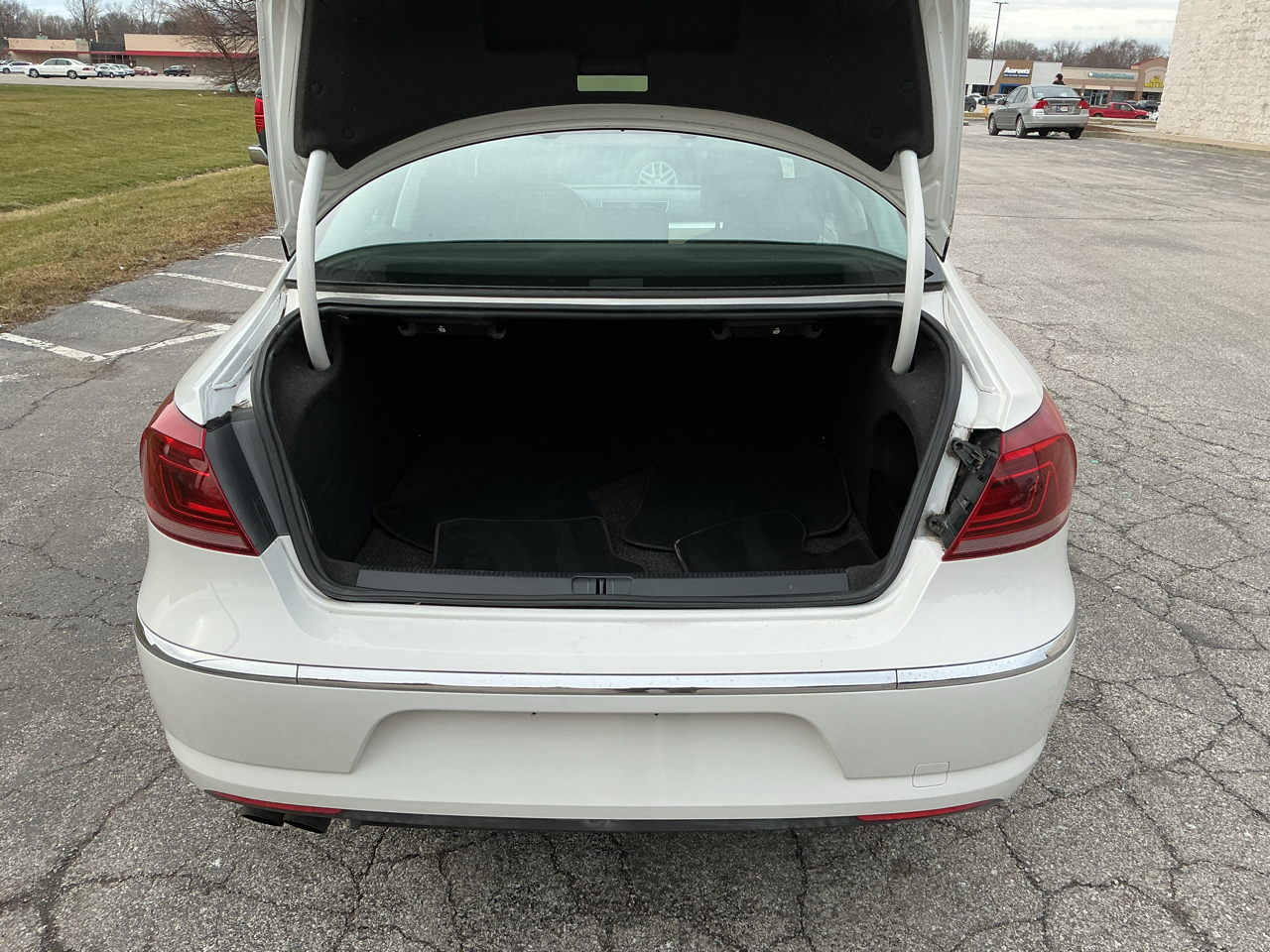 Volkswagen CC Sport w/Lighting Package 2013