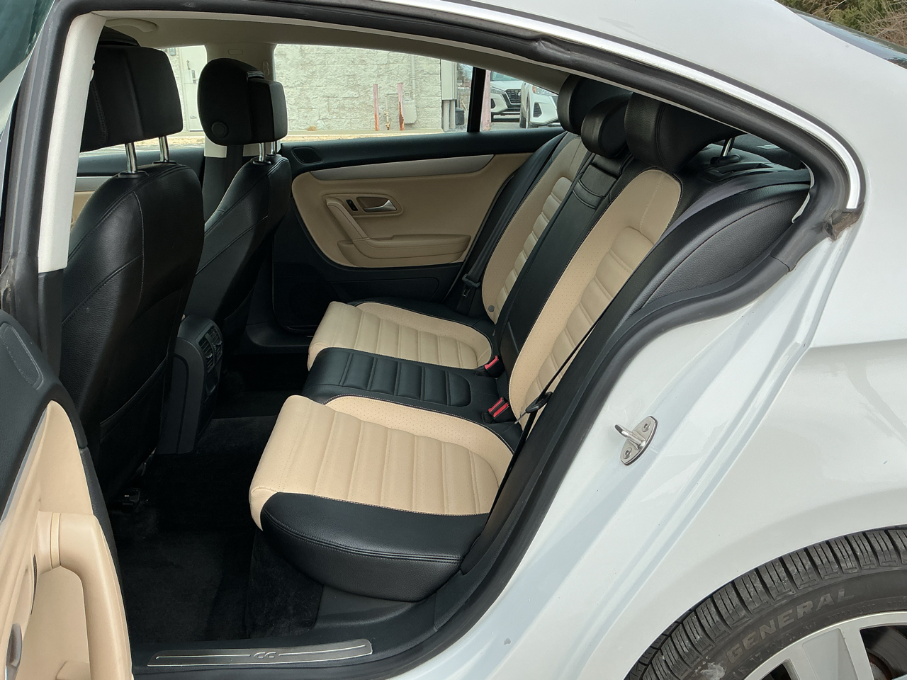 Volkswagen CC Sport w/Lighting Package 2013