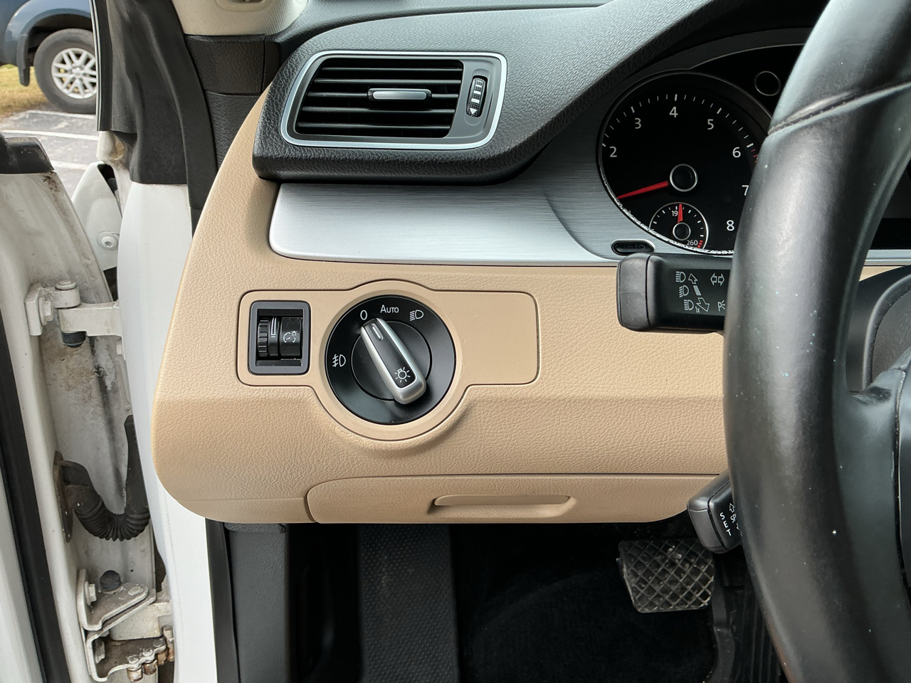 Volkswagen CC Sport w/Lighting Package 2013