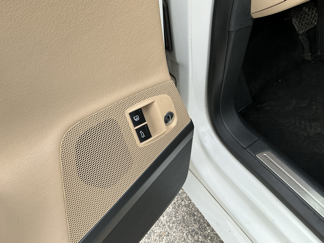 Volkswagen CC Sport w/Lighting Package 2013