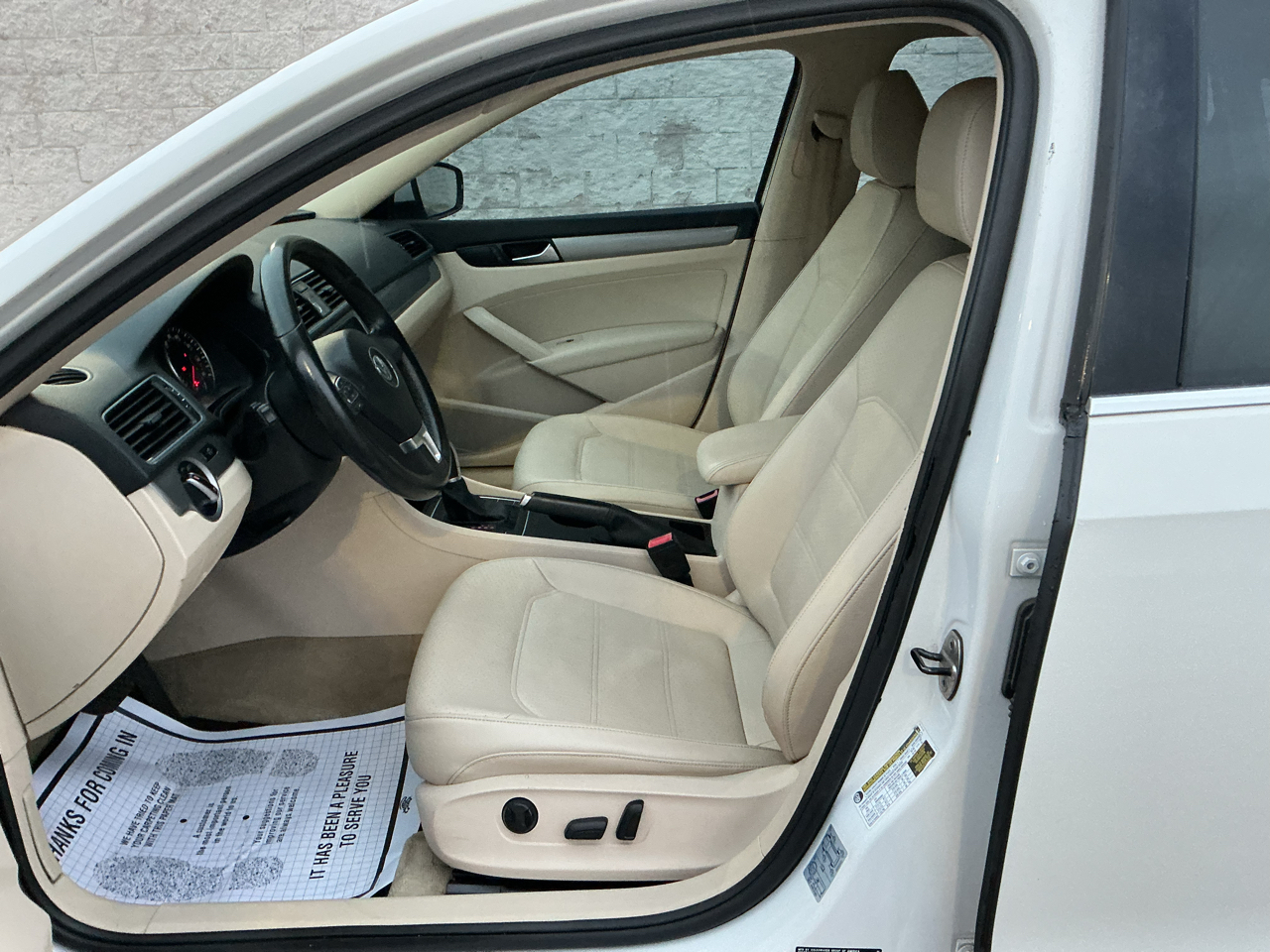 Volkswagen Passat 1.8T Wolfsburg AT 2014