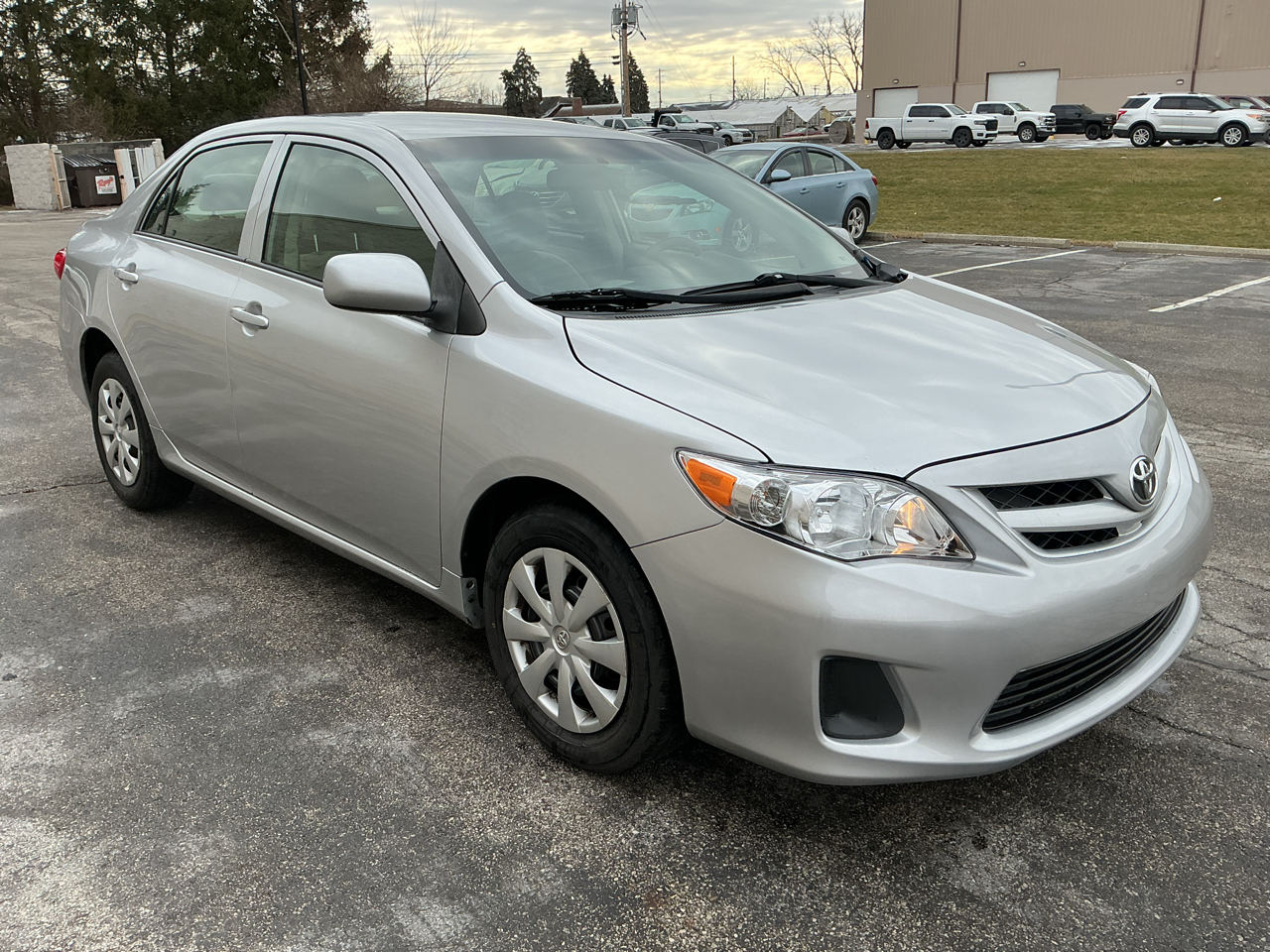 Toyota Corolla 4dr Sdn Auto LE (Natl) 2012