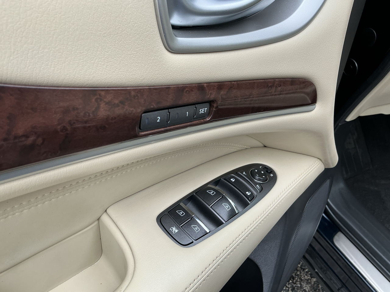 Infiniti QX60 Base AWD 2016