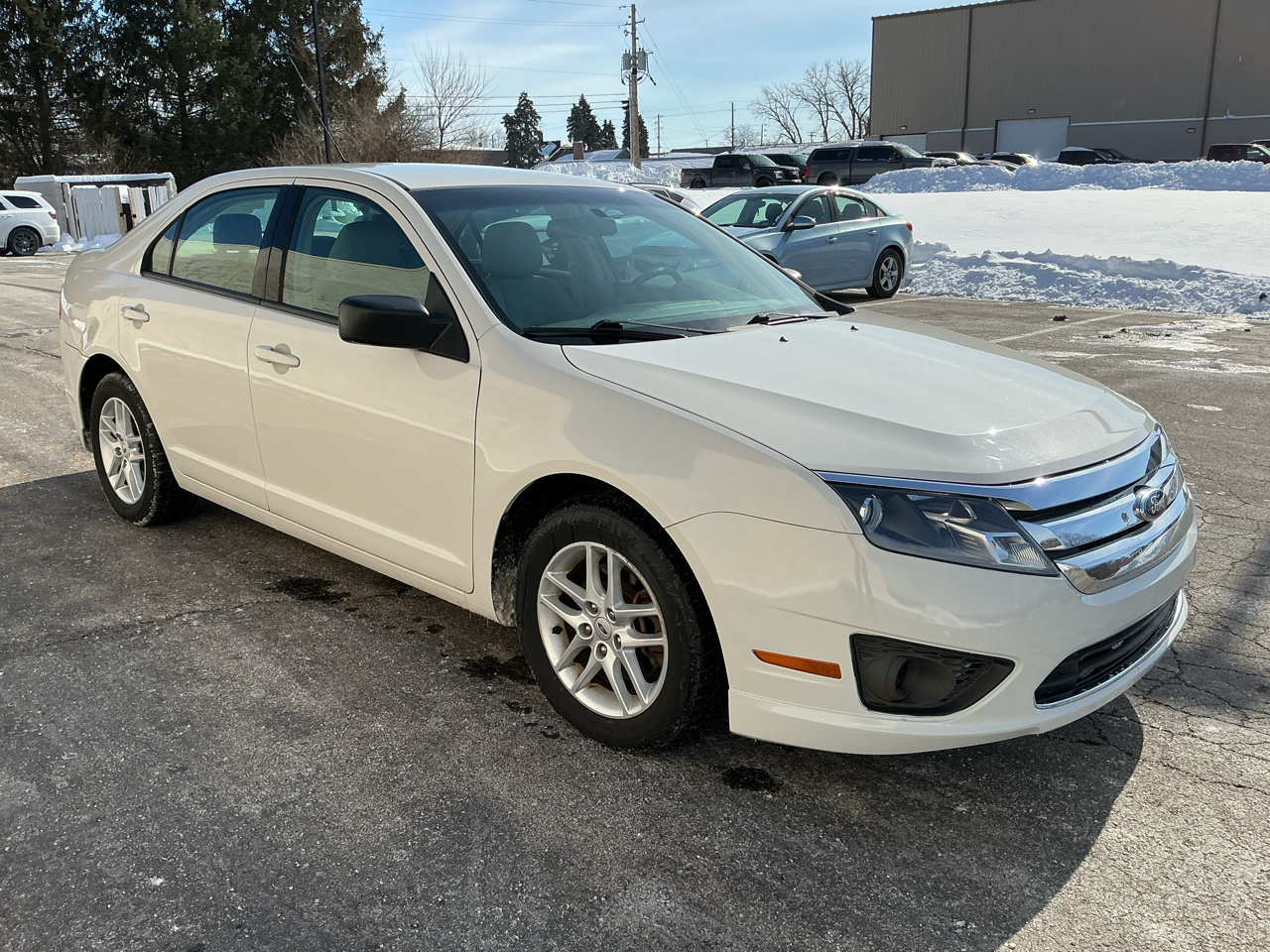 Ford Fusion S 2012