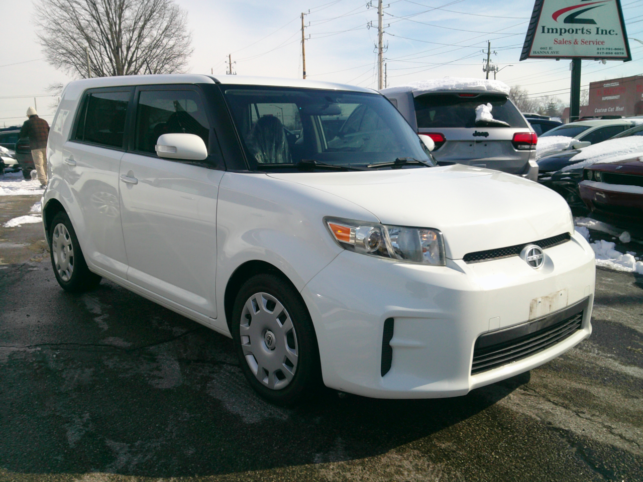 Scion xB 5-Door Wagon 5-Spd MT 2012