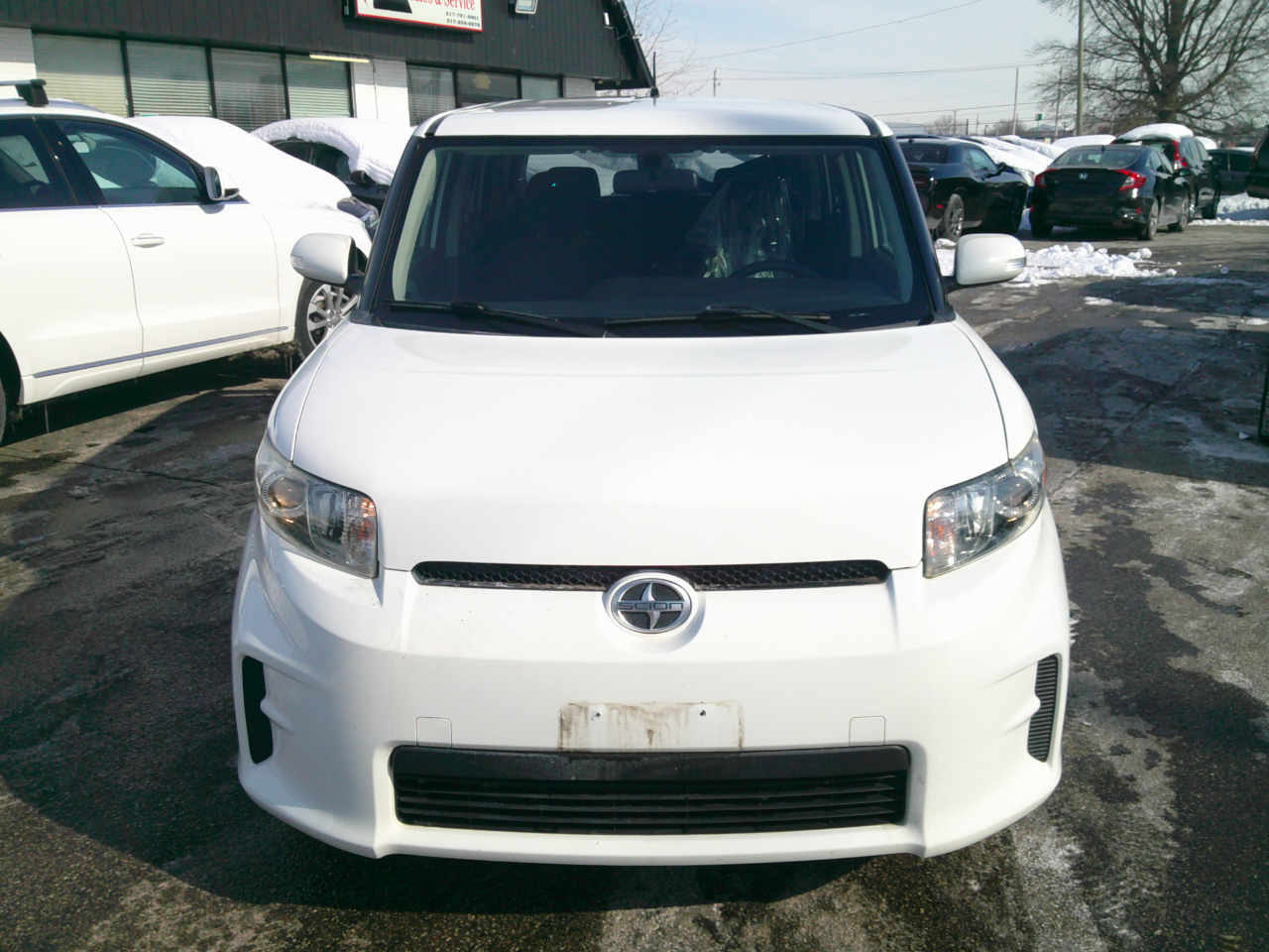 Scion xB 5-Door Wagon 5-Spd MT 2012