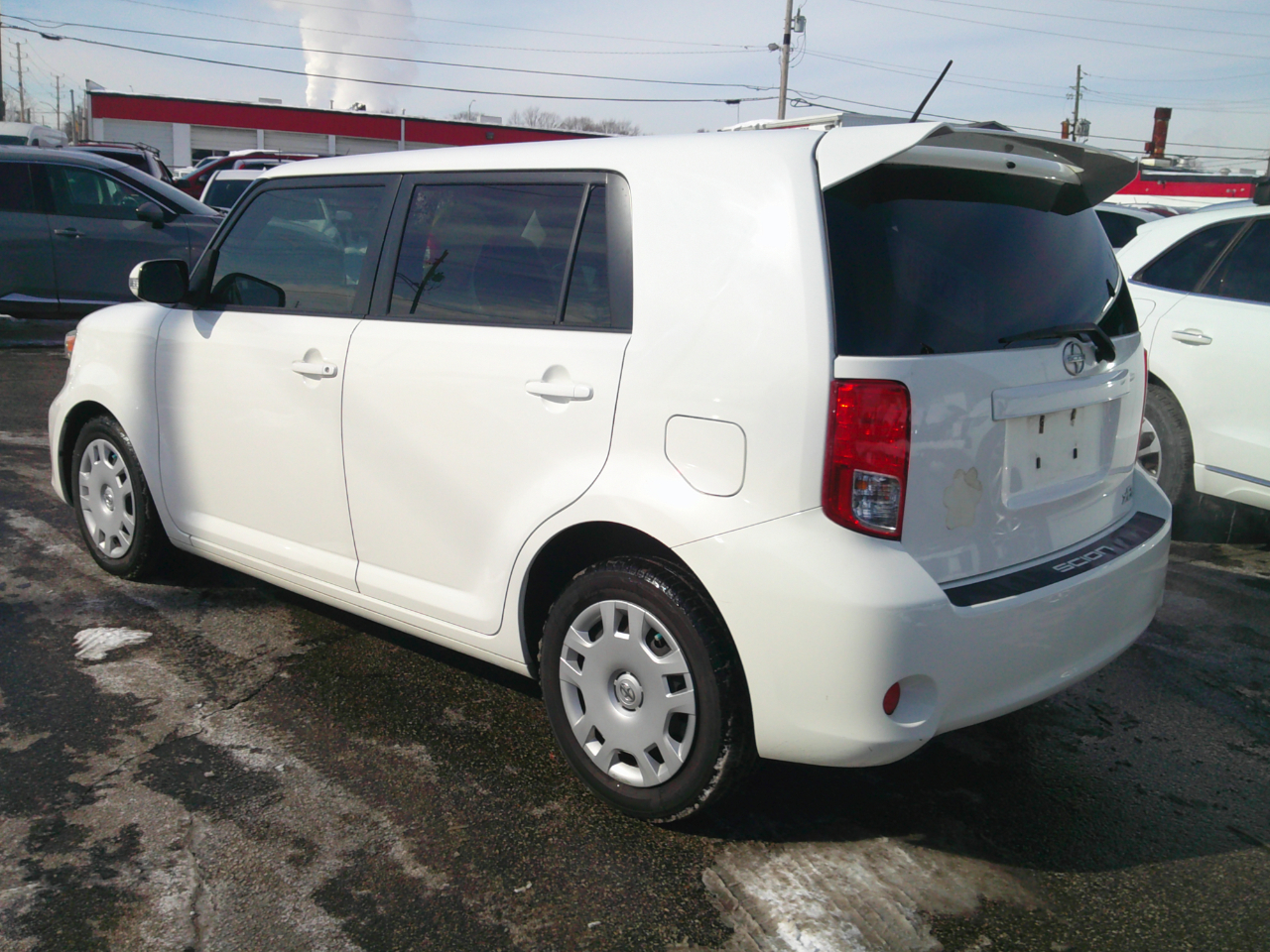 Scion xB 5-Door Wagon 5-Spd MT 2012