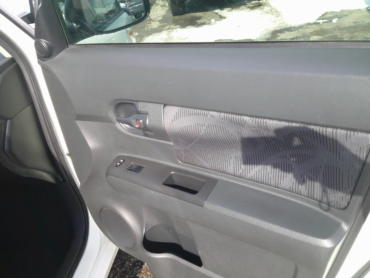 Scion xB 5-Door Wagon 5-Spd MT 2012