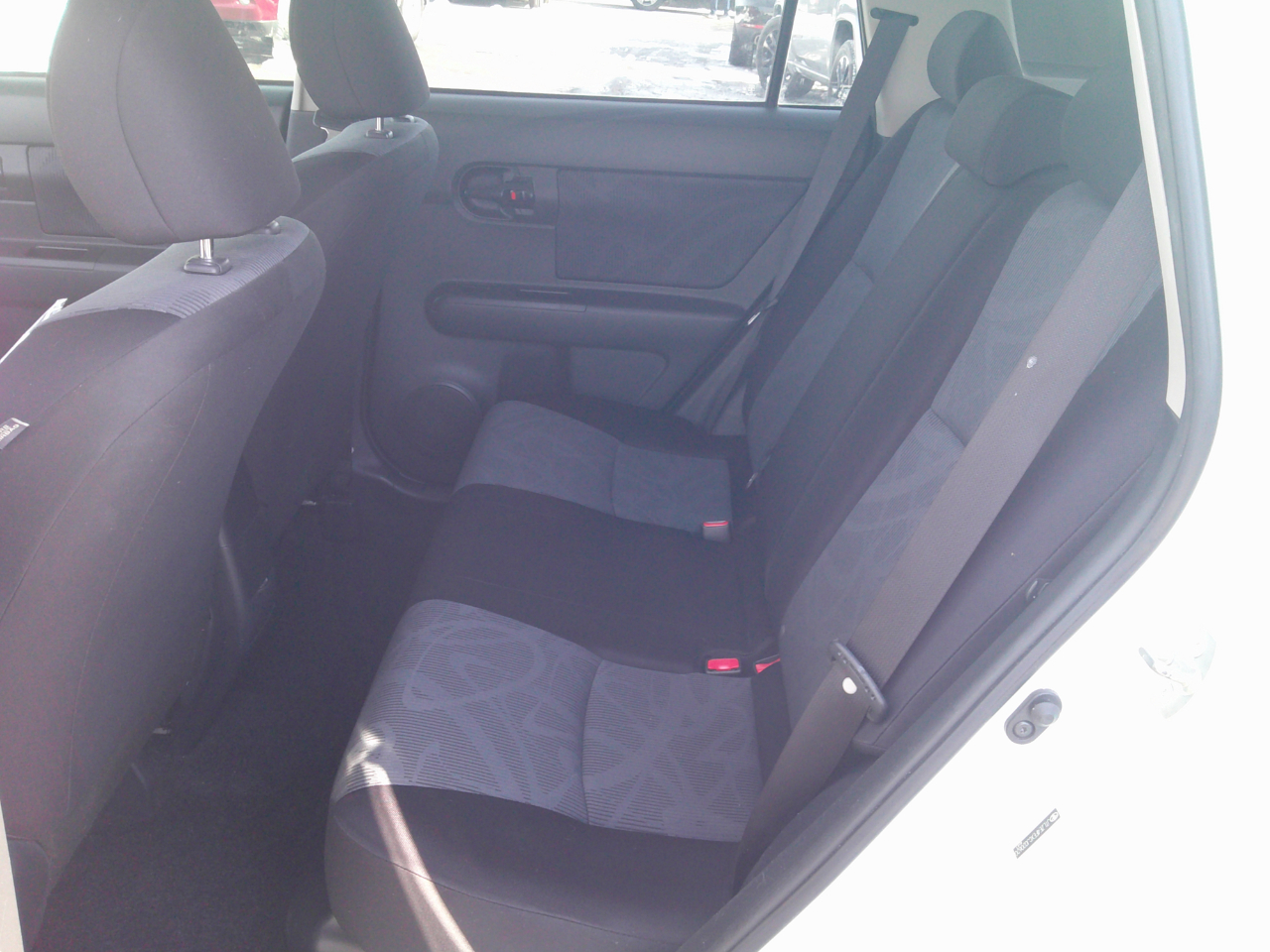 Scion xB 5-Door Wagon 5-Spd MT 2012