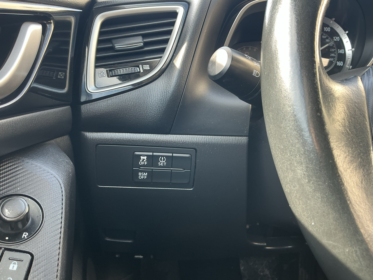 Mazda MAZDA3 i Touring AT 5-Door 2014