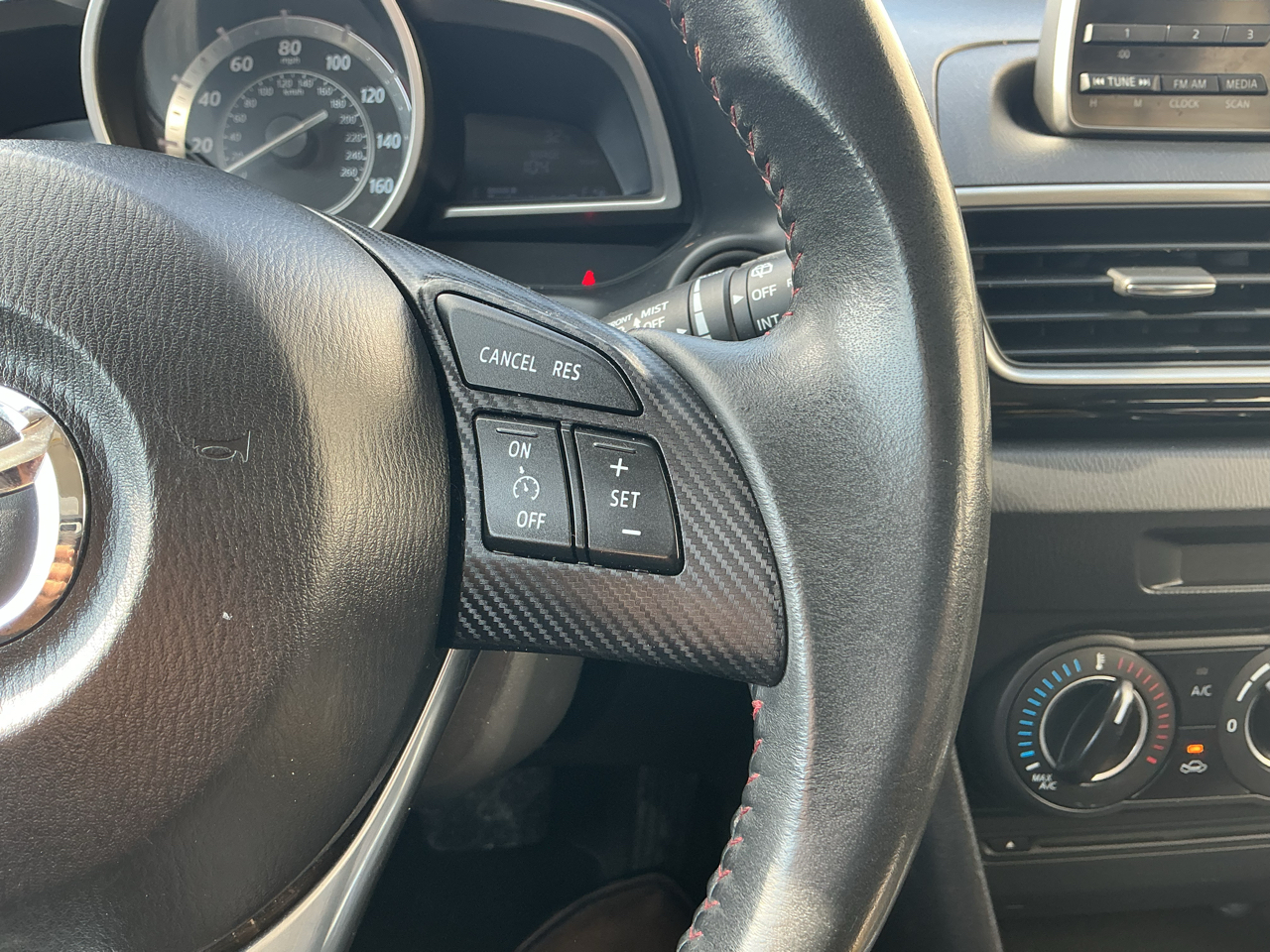 Mazda MAZDA3 i Touring AT 5-Door 2014