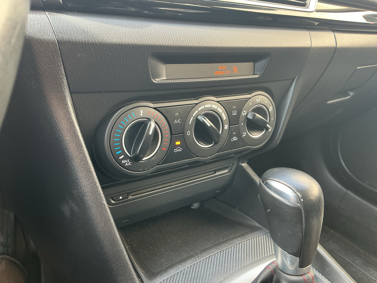 Mazda MAZDA3 i Touring AT 5-Door 2014