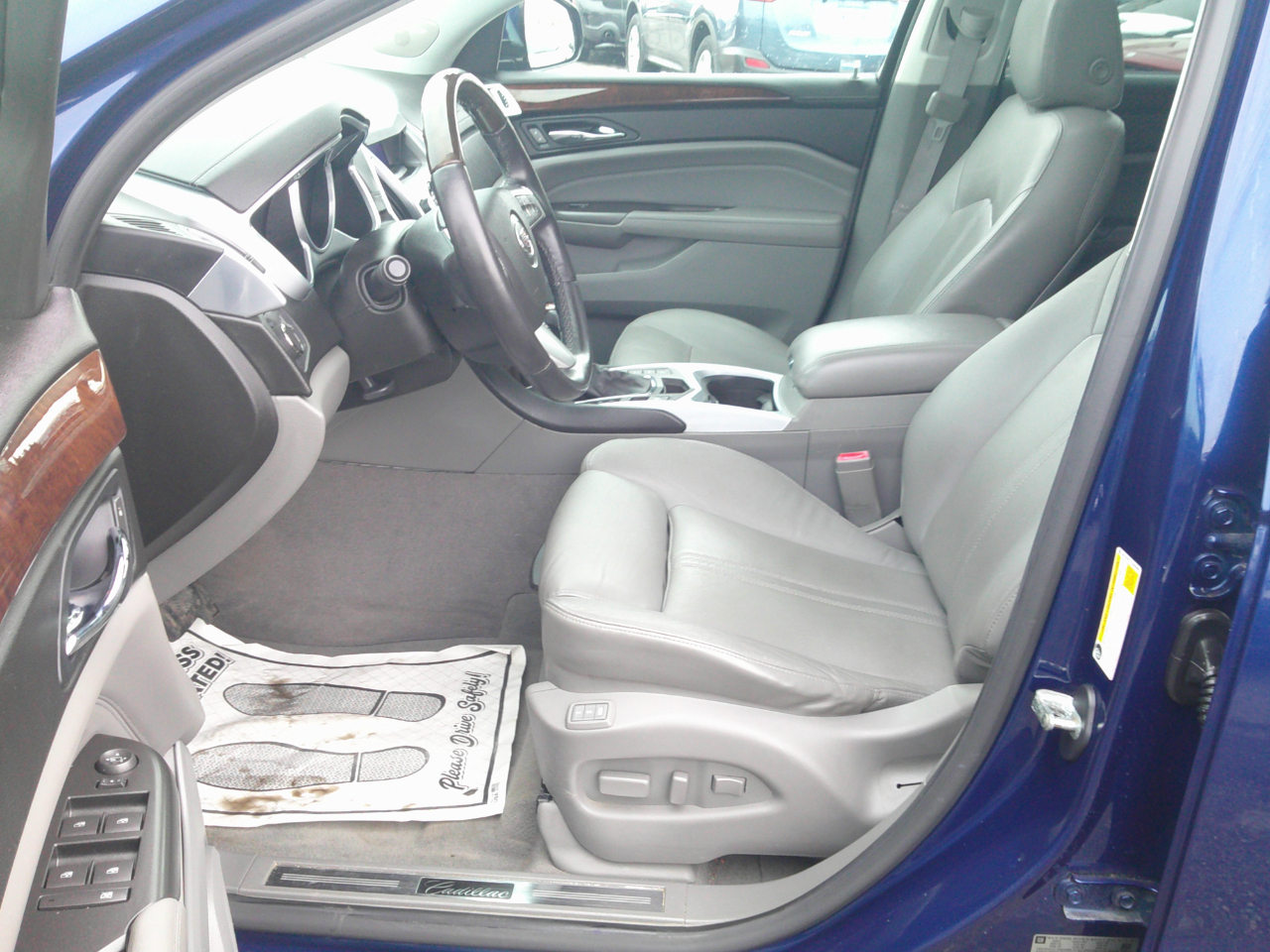 Cadillac SRX Luxury AWD 2012