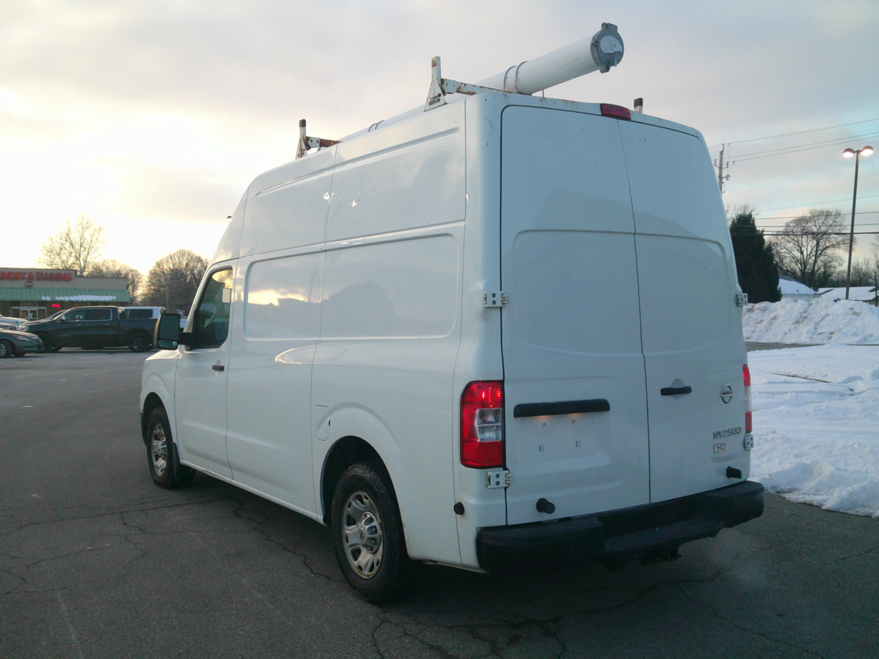 Nissan NV Cargo 2500 HD S V6 High Roof 2014