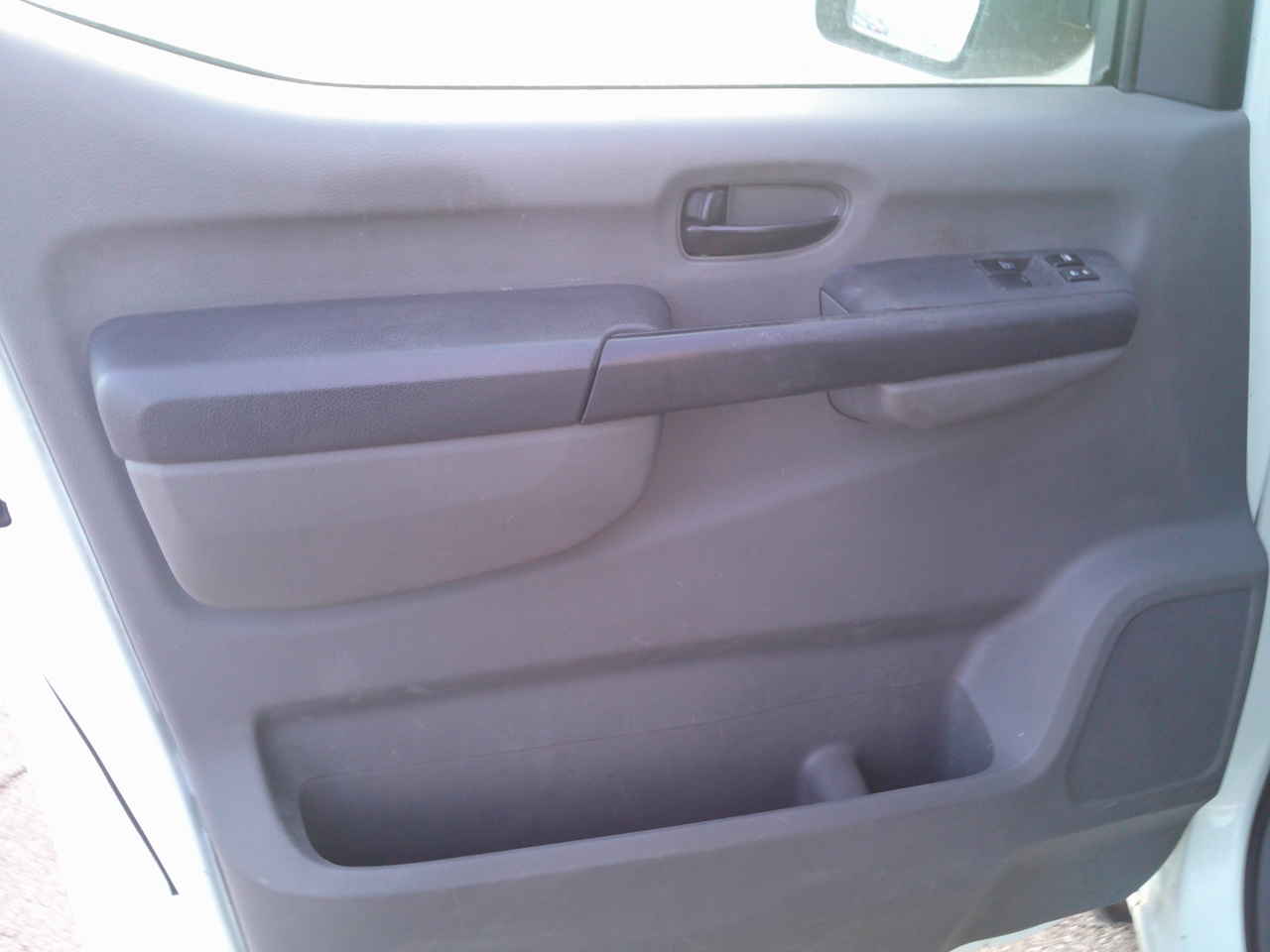 Nissan NV Cargo 2500 HD S V6 High Roof 2014