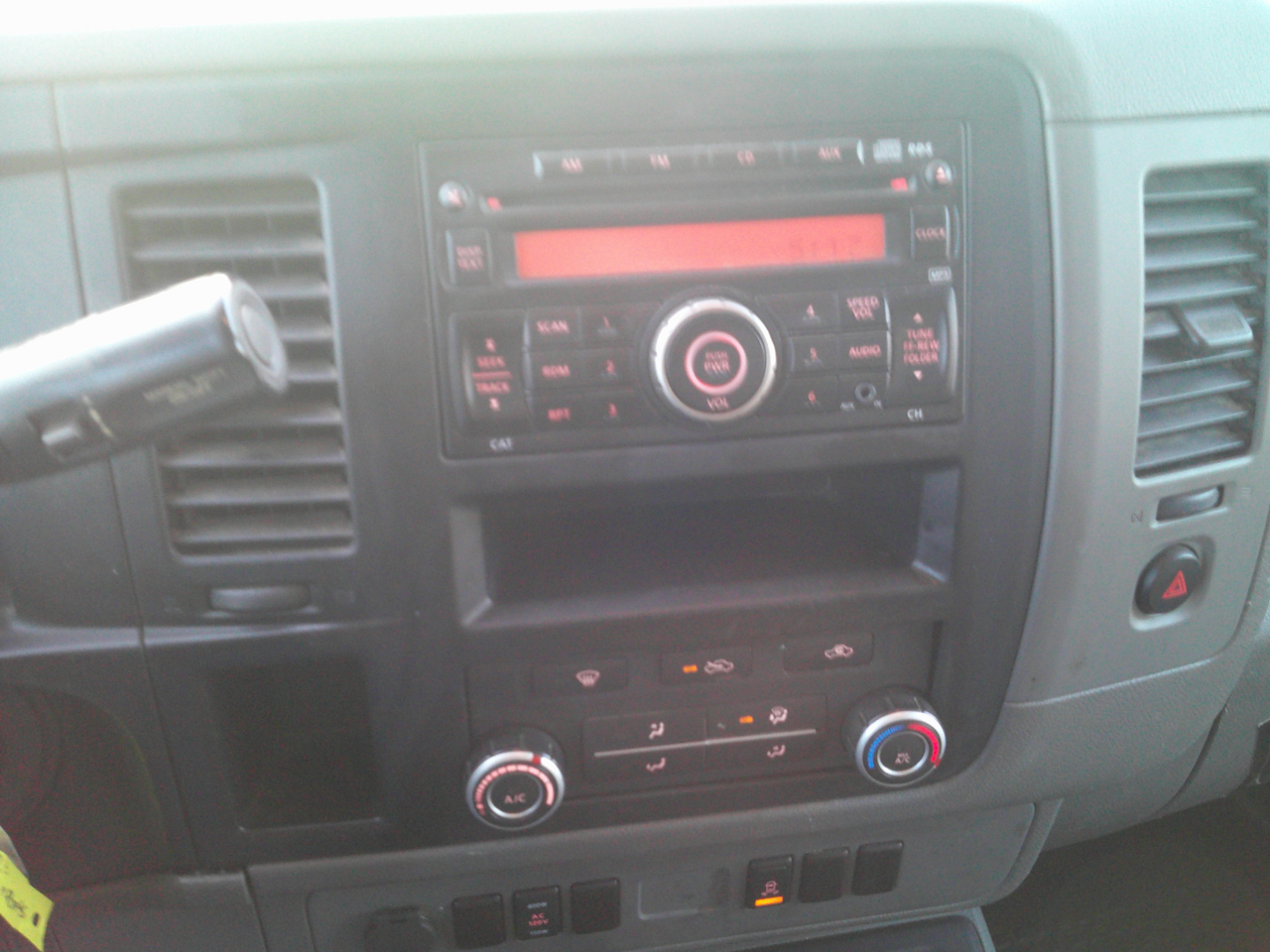 Nissan NV Cargo 2500 HD S V6 High Roof 2014