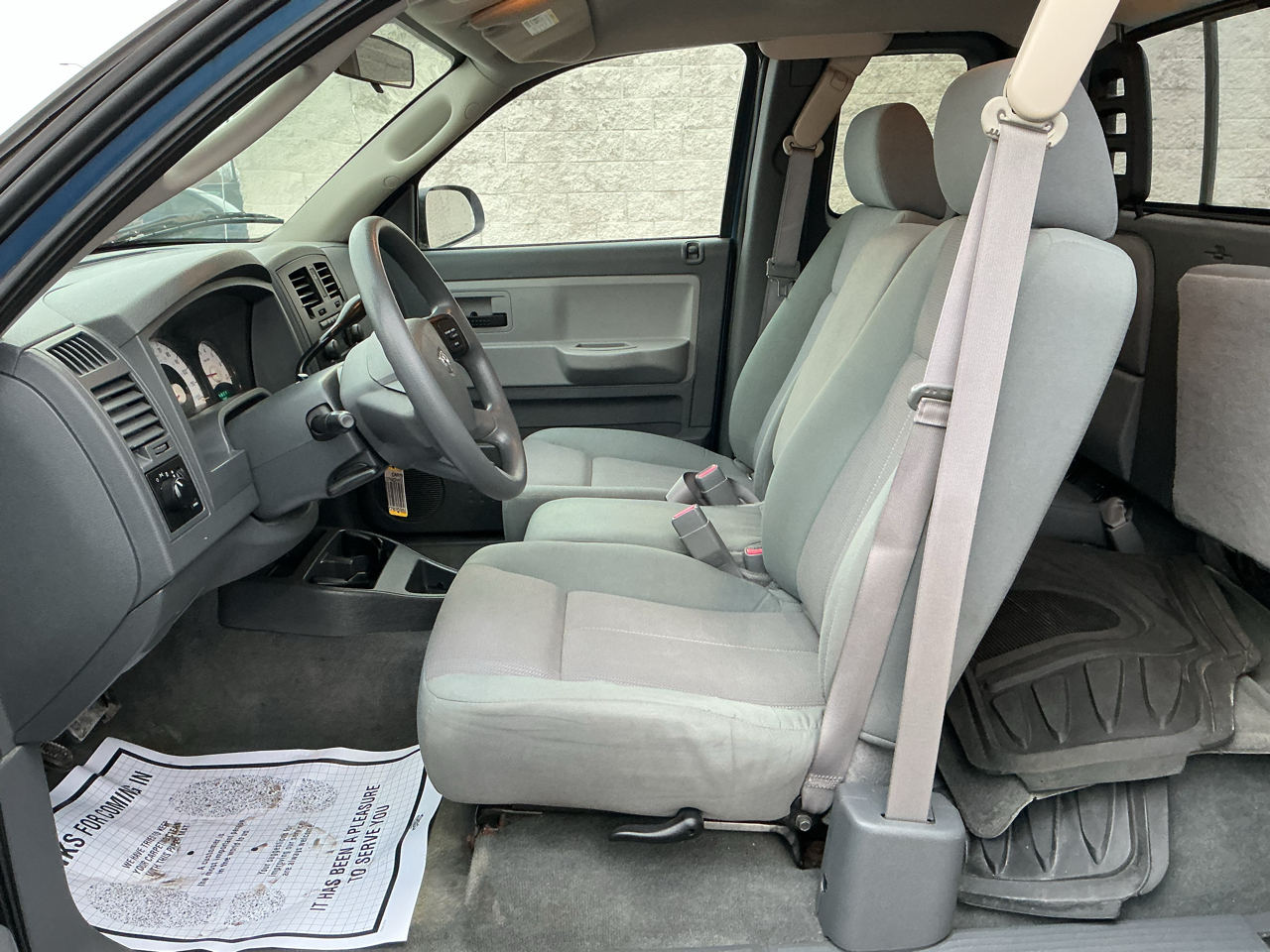 Dodge Dakota ST Club Cab 4WD 2005