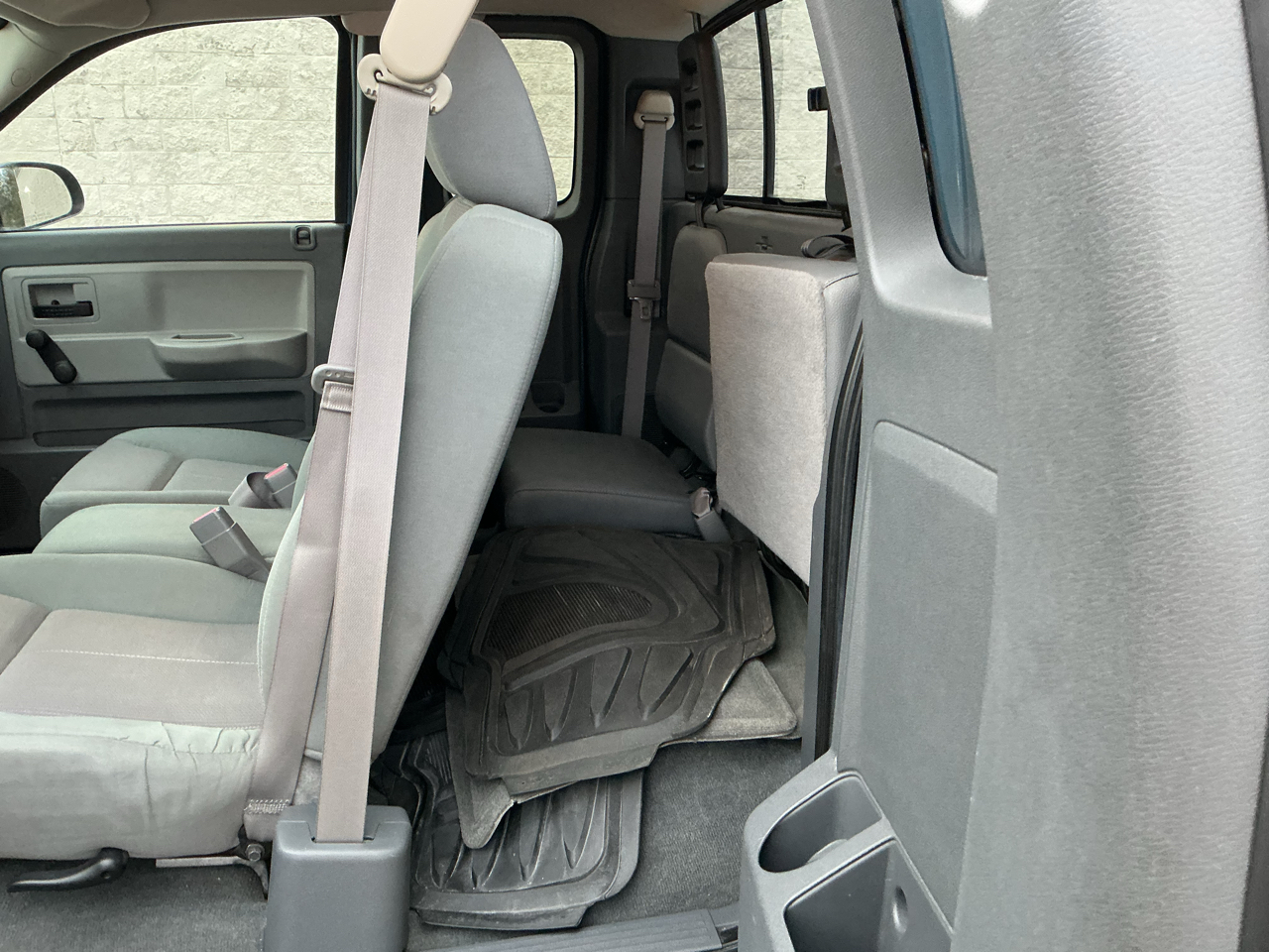 Dodge Dakota ST Club Cab 4WD 2005