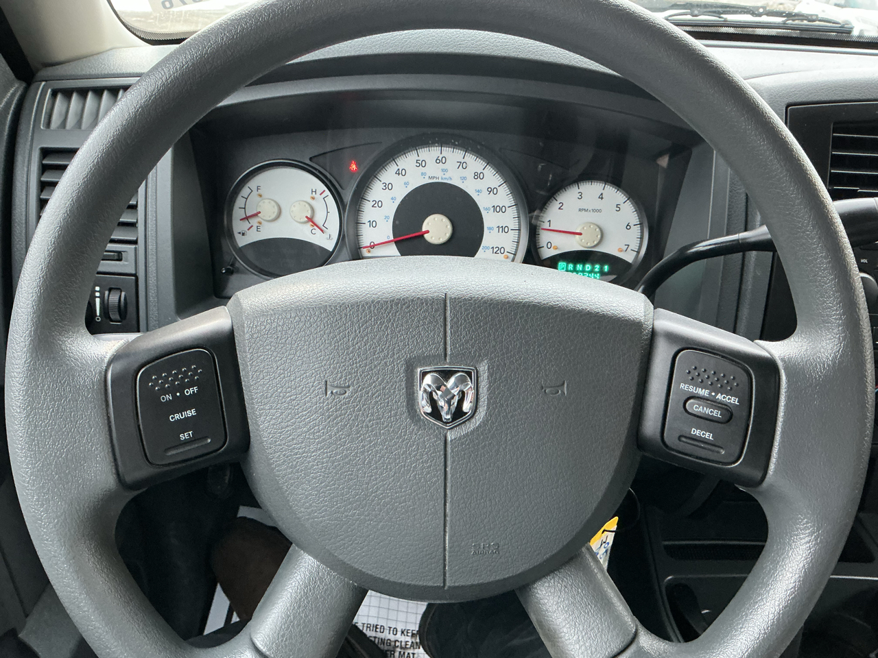 Dodge Dakota ST Club Cab 4WD 2005