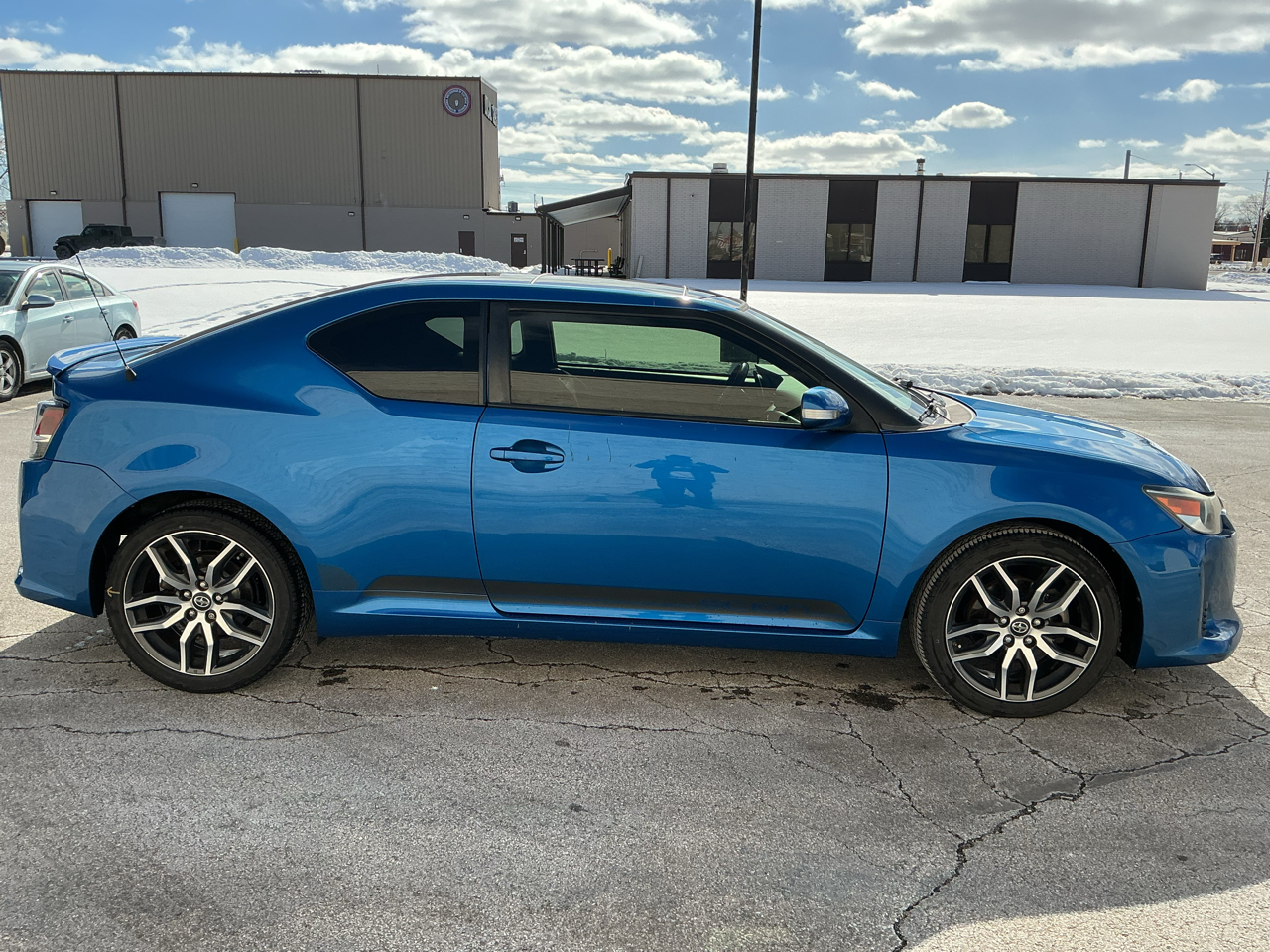 Scion tC Sports Coupe 6-Spd AT 2014