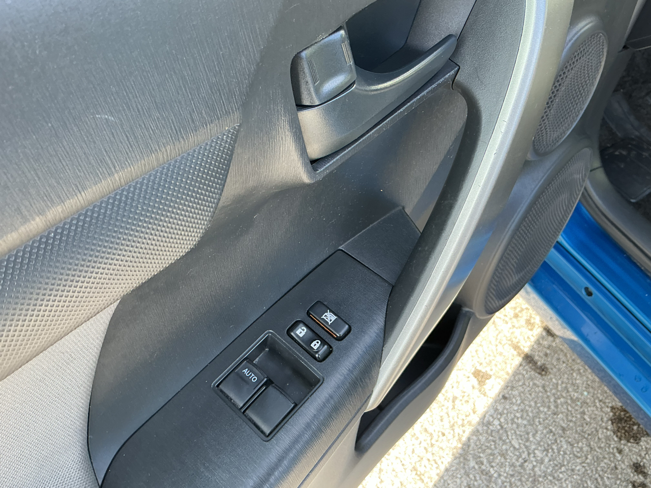 Scion tC Sports Coupe 6-Spd AT 2014