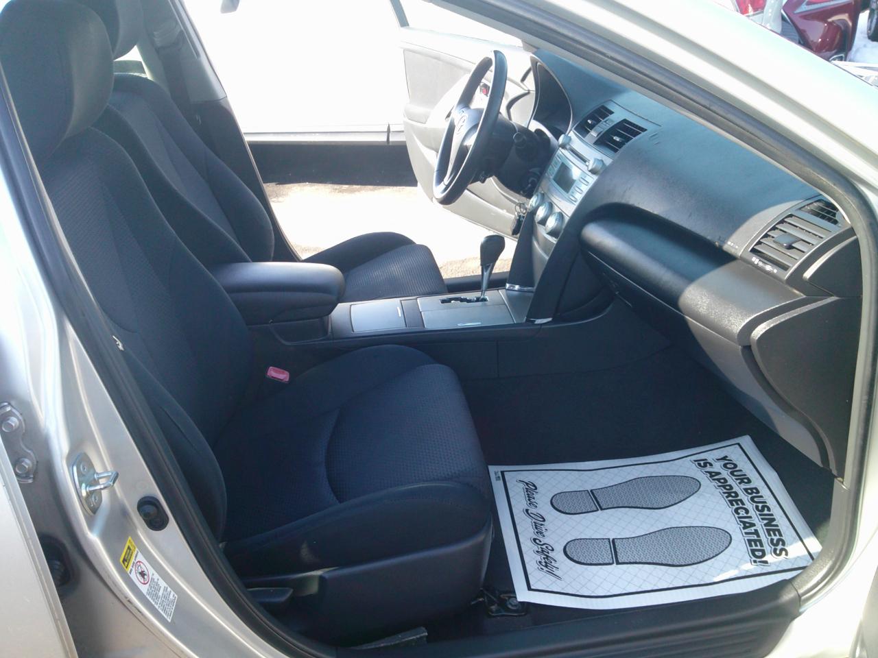 Toyota Camry SE 5-Spd AT 2009