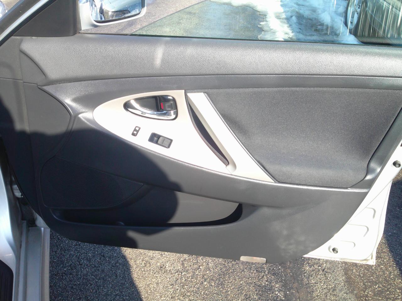 Toyota Camry SE 5-Spd AT 2009