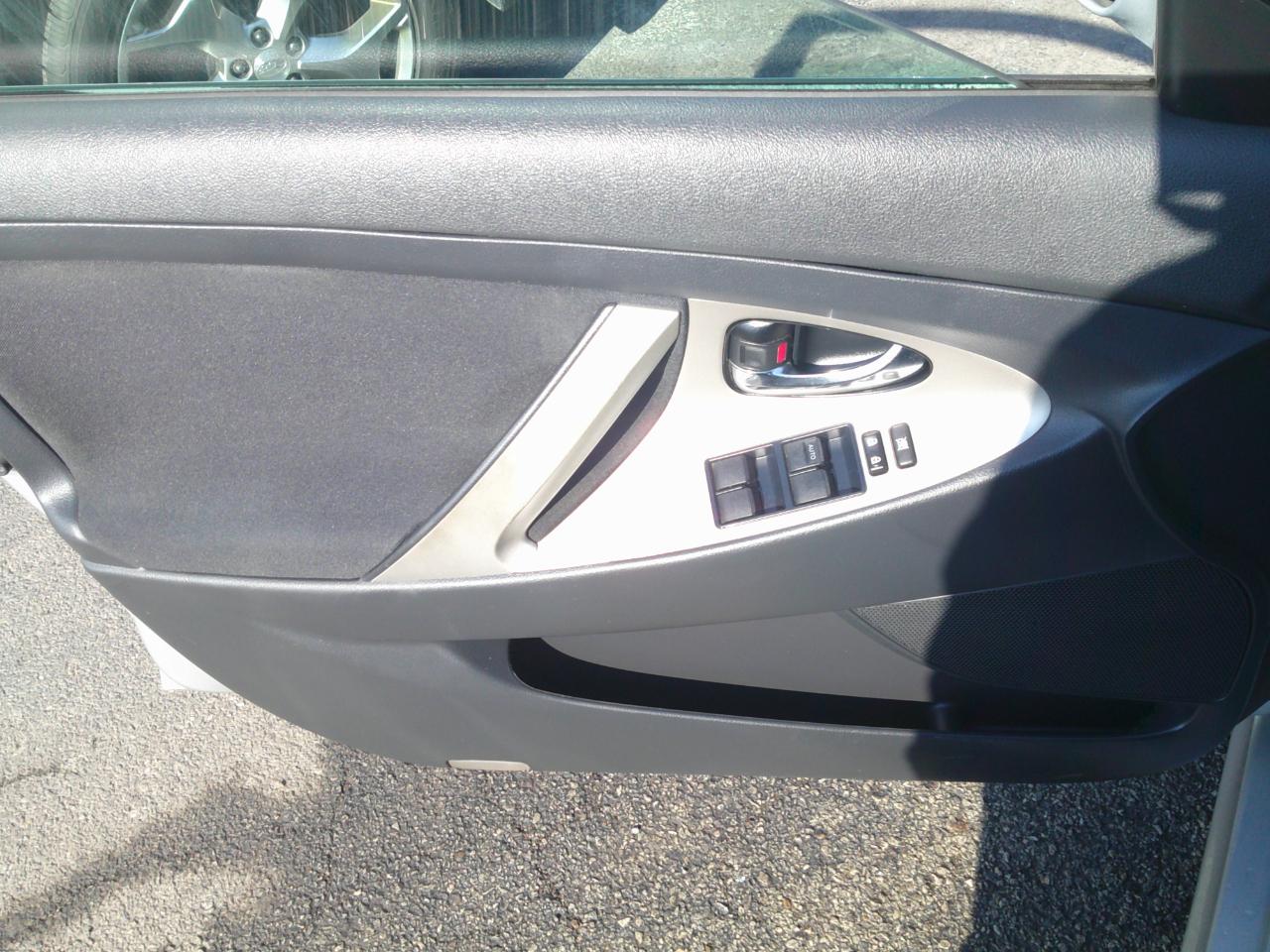 Toyota Camry SE 5-Spd AT 2009