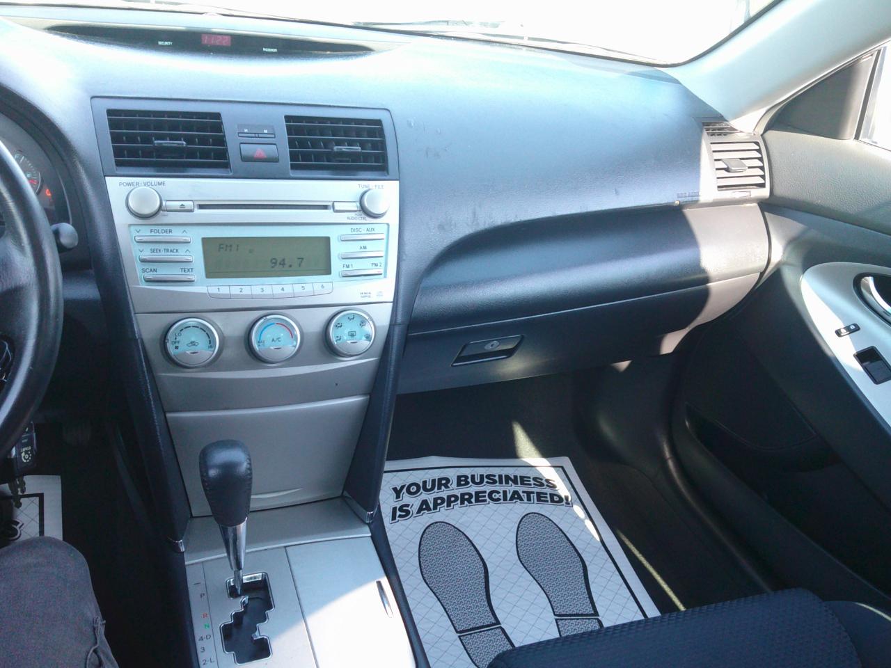 Toyota Camry SE 5-Spd AT 2009