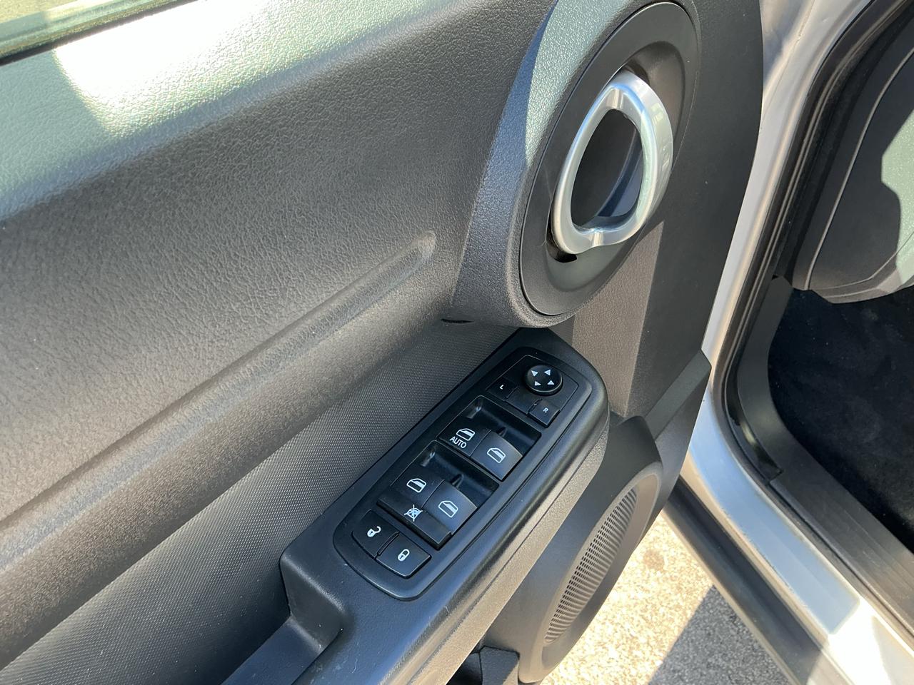 Dodge Nitro SE 4WD 2011