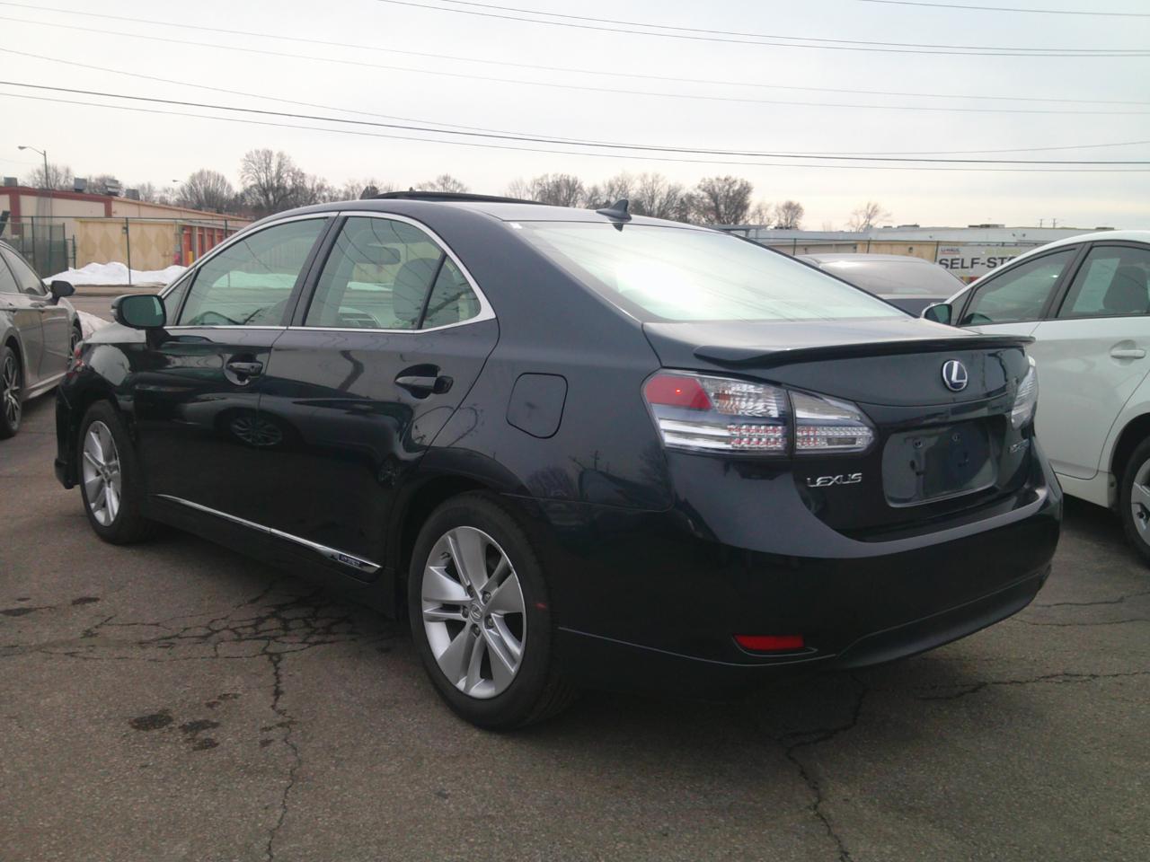 Lexus HS 250h Sedan 2010