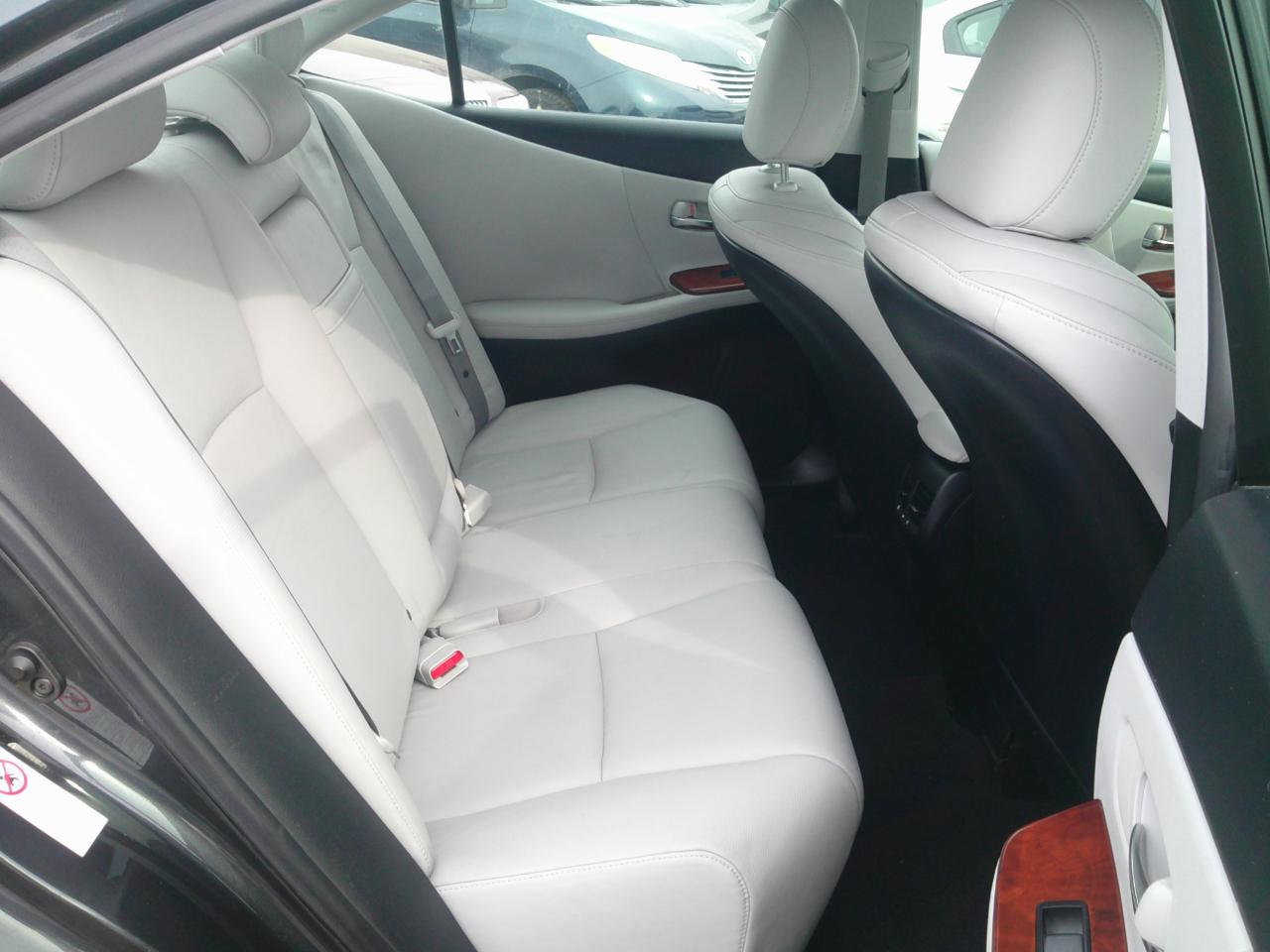 Lexus HS 250h Sedan 2010