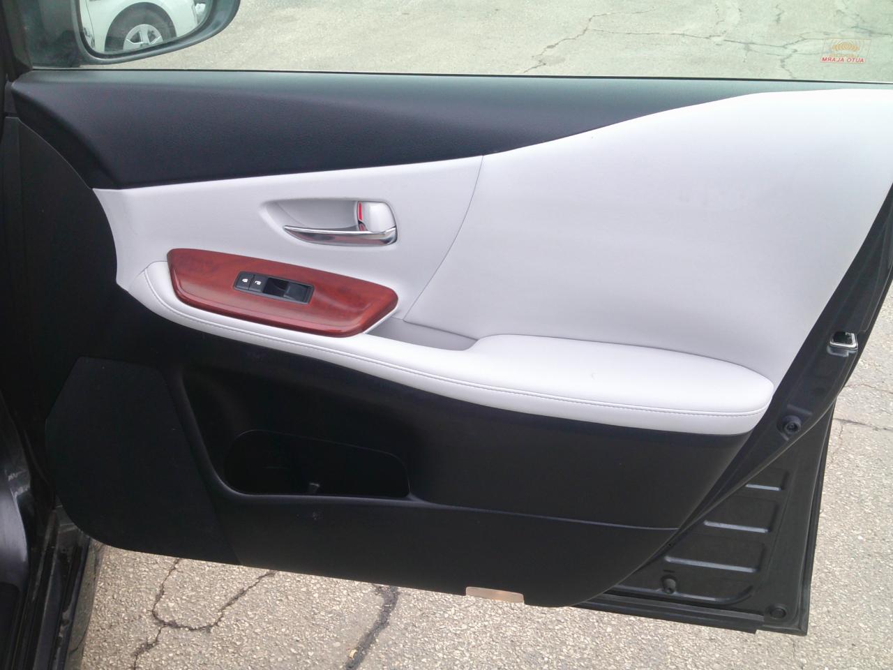 Lexus HS 250h Sedan 2010